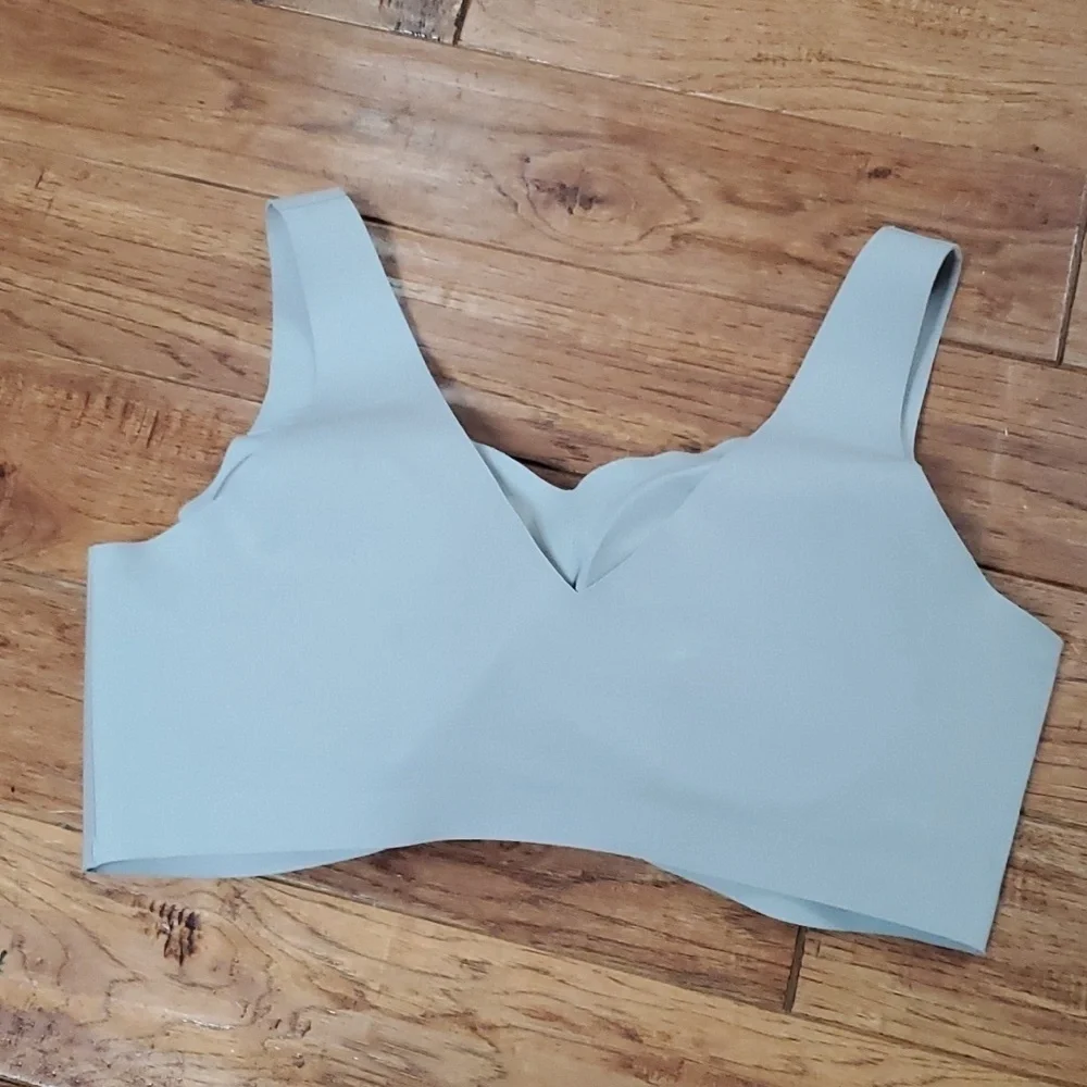 Honeylove gray pull on bra